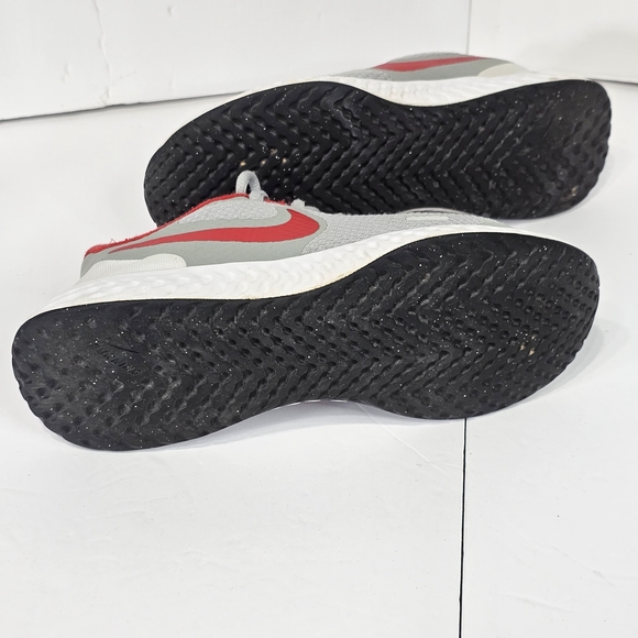 Nike Gray and Red Running Shoes Sz 4 - Picture 7 of 8